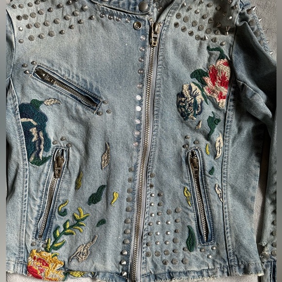 Embroidered studded jean jacket - Picture 2 of 7
